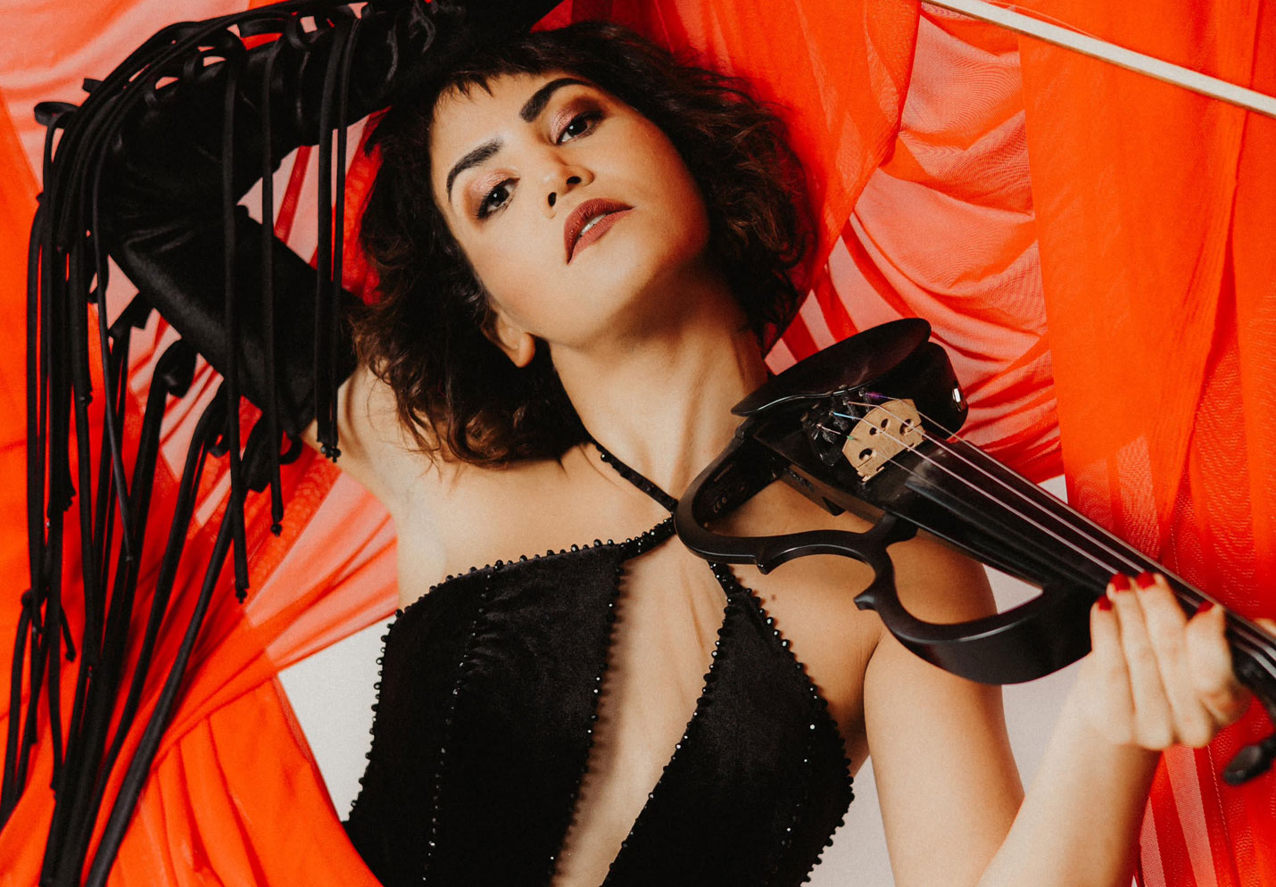 Kirsty Bows: Electric Violin Brilliance Book for Yacht Charter